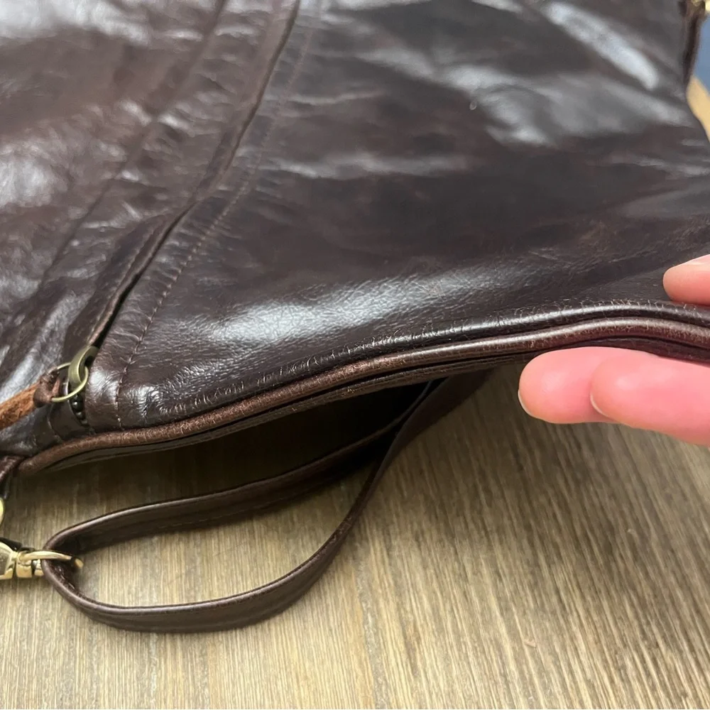 Versatile Arza Laptop Messenger Bag – Dark Brown with Straps